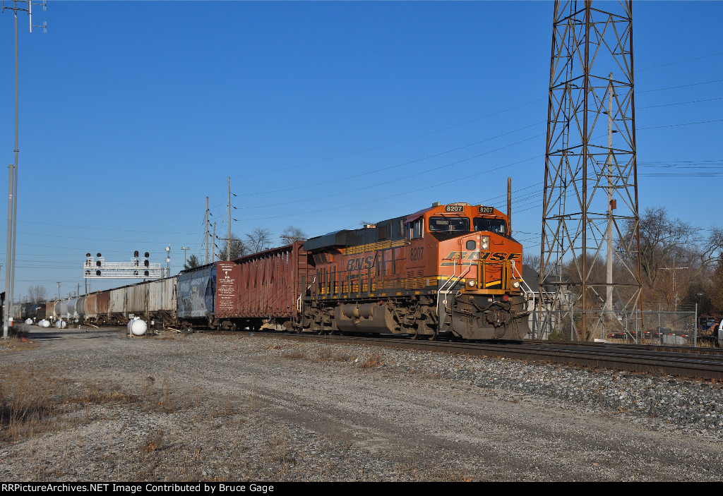 BNSF 8207